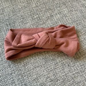 Spearmint Love baby headband. Dusty rose color